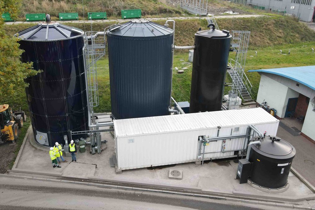 Referenzbeispiel BIOMEMBRAT® - Membranbioreaktor in Containerbauweise zur Behandlung von Industrieabwasser oder Deponiesickerwasser 